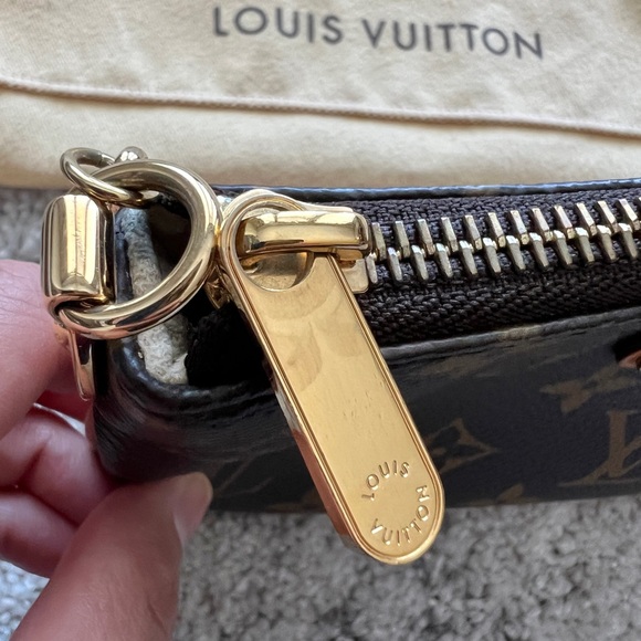 Louis Vuitton Milla MM Pochette - Picture 5 of 13